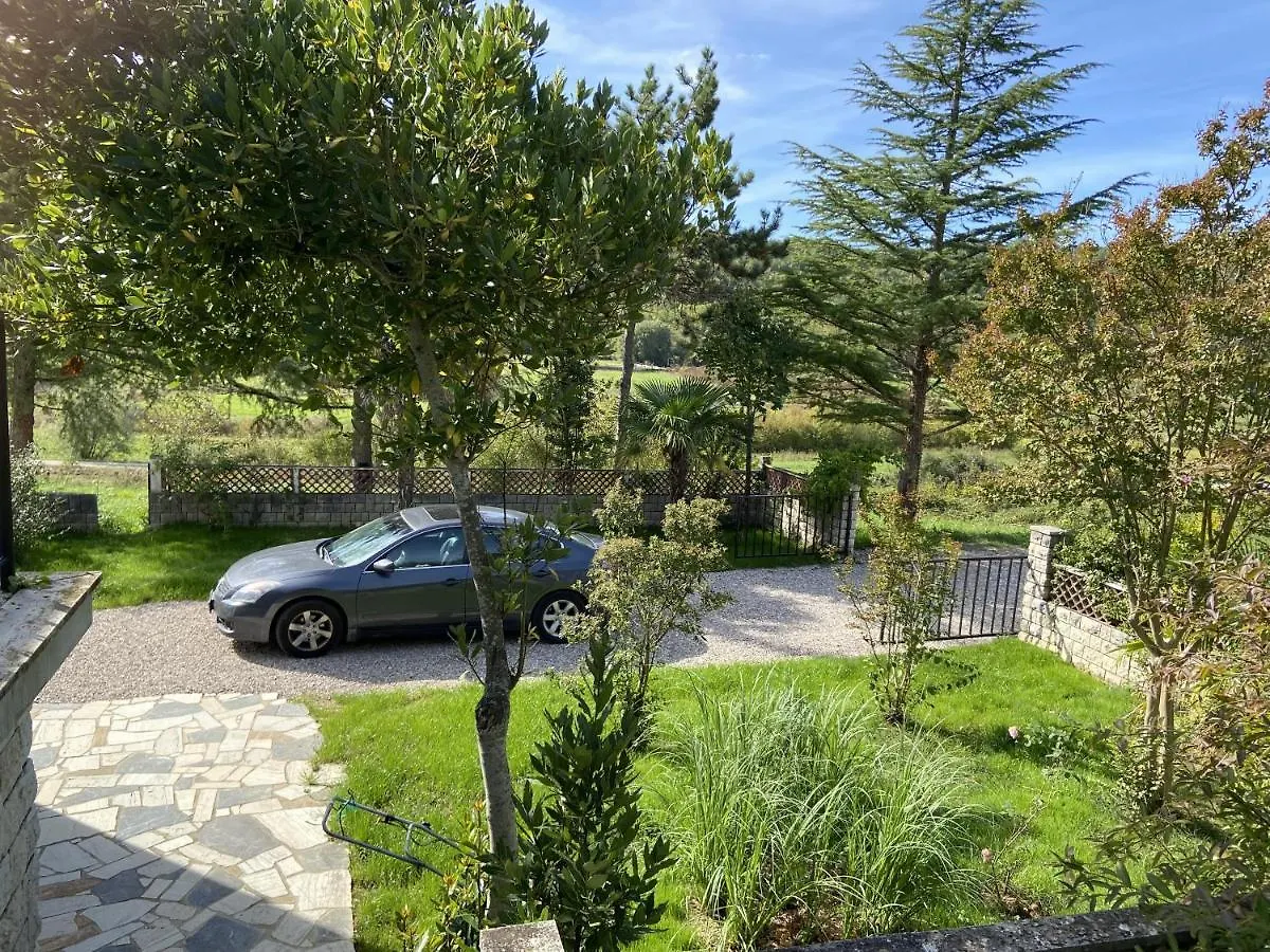 Holiday home Tonzzini Villa Krbune
